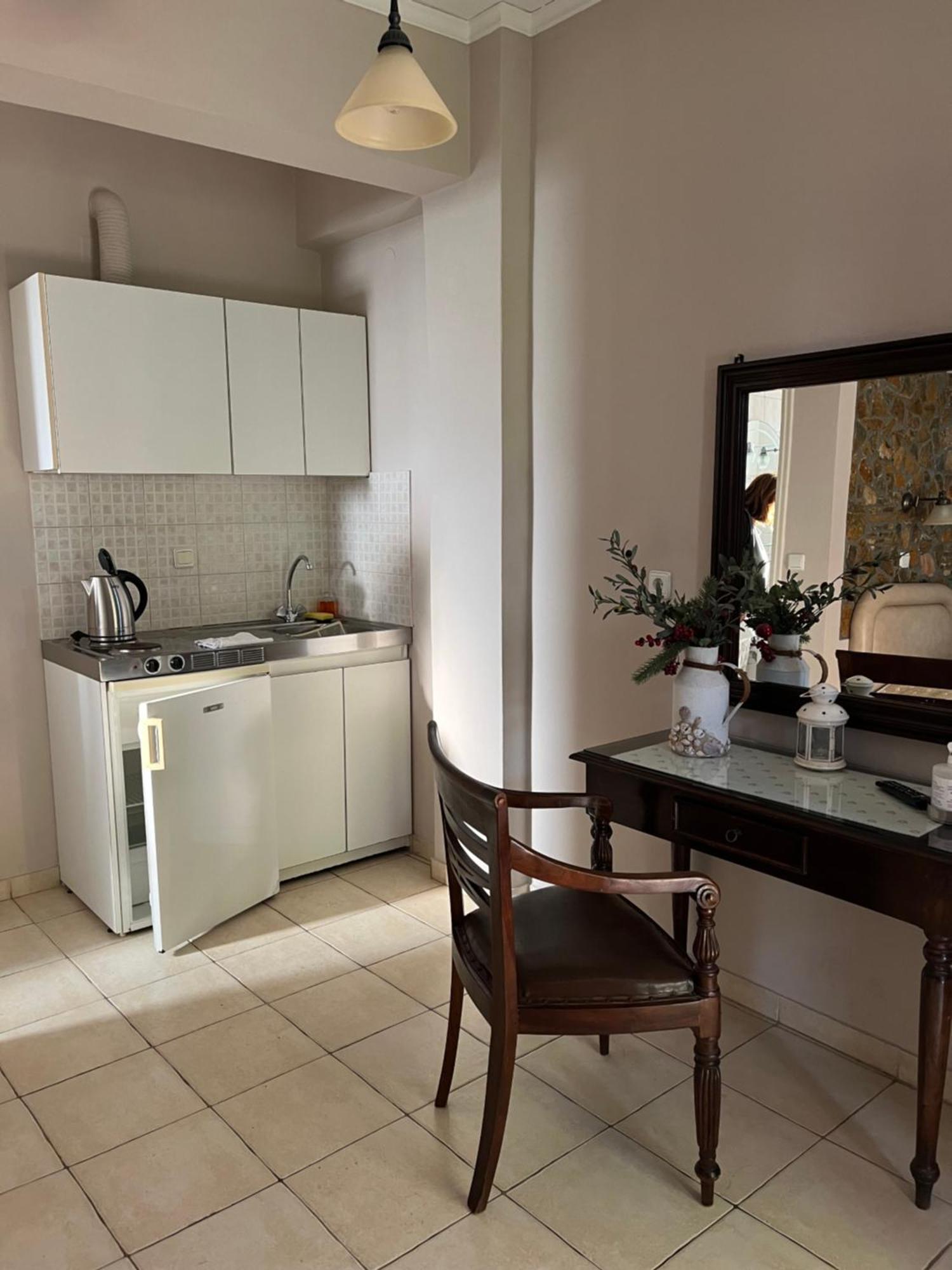 Litsa Apartment Plomari Екстериор снимка